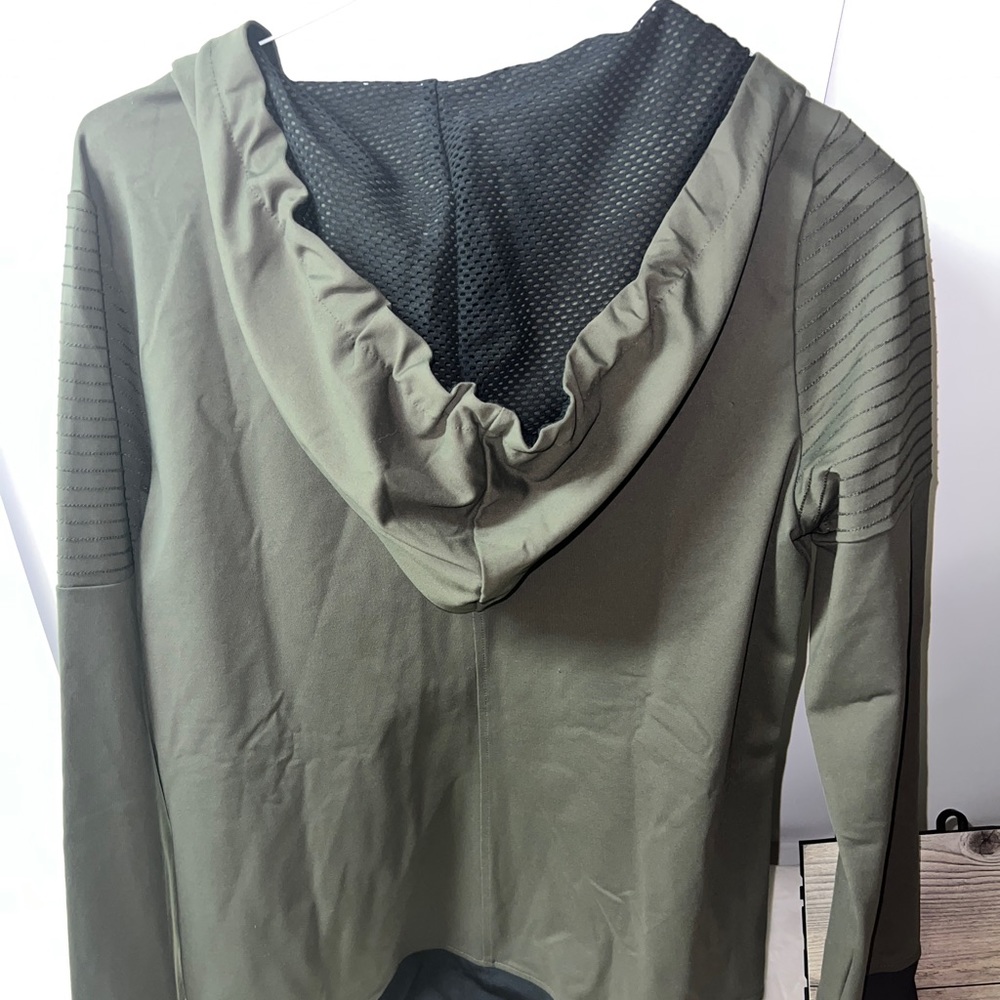 Betsey Johnson women’s size Large Performance Pintuck hooded Jacket olive green - Picture 6 of 6